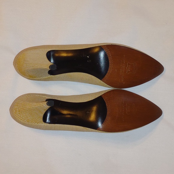 Vintage Stuart Weitzman Cream Colored Stiletto Heels - Picture 5 of 10